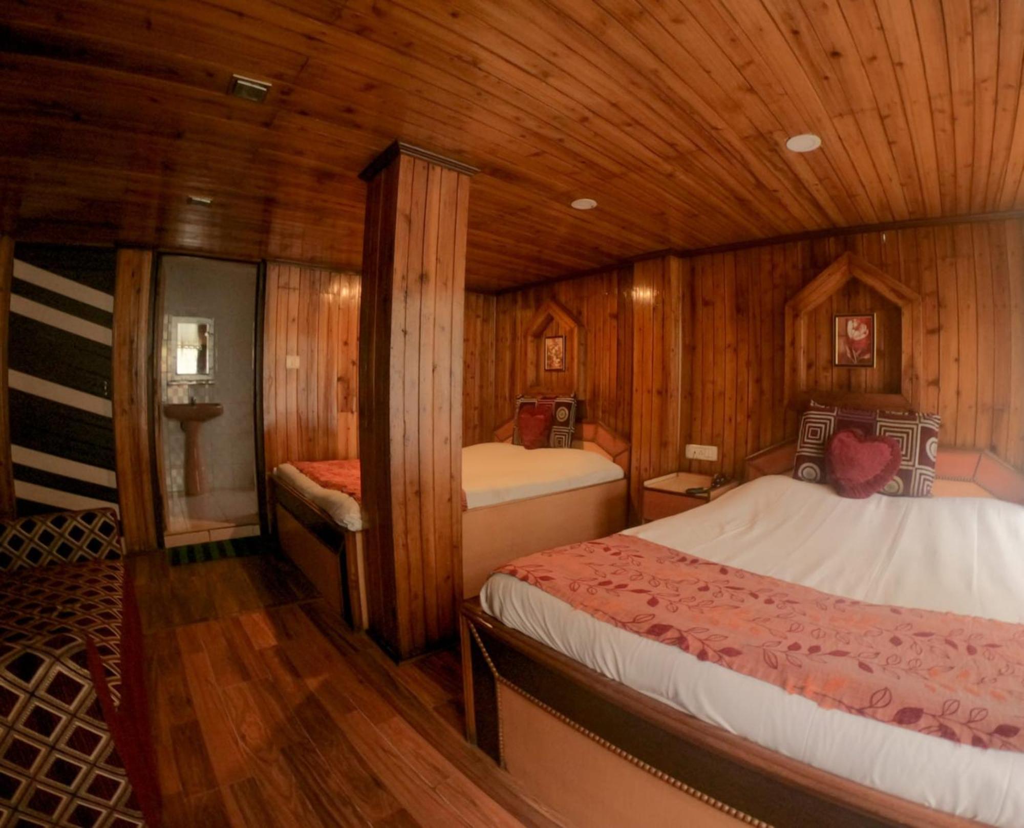 Grg Broadway Mall Road Darjeeling By Royal Collection Hotel Exterior photo