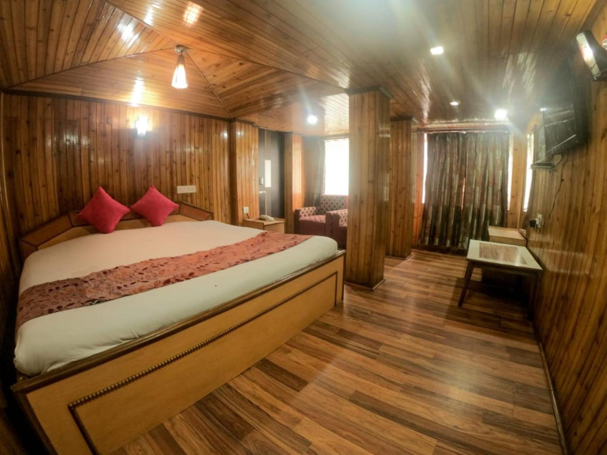 Grg Broadway Mall Road Darjeeling By Royal Collection Hotel Exterior photo
